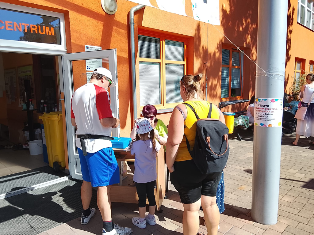 d20dd64a-ba49-4254-b77f-aa95fc2b5897.jpg